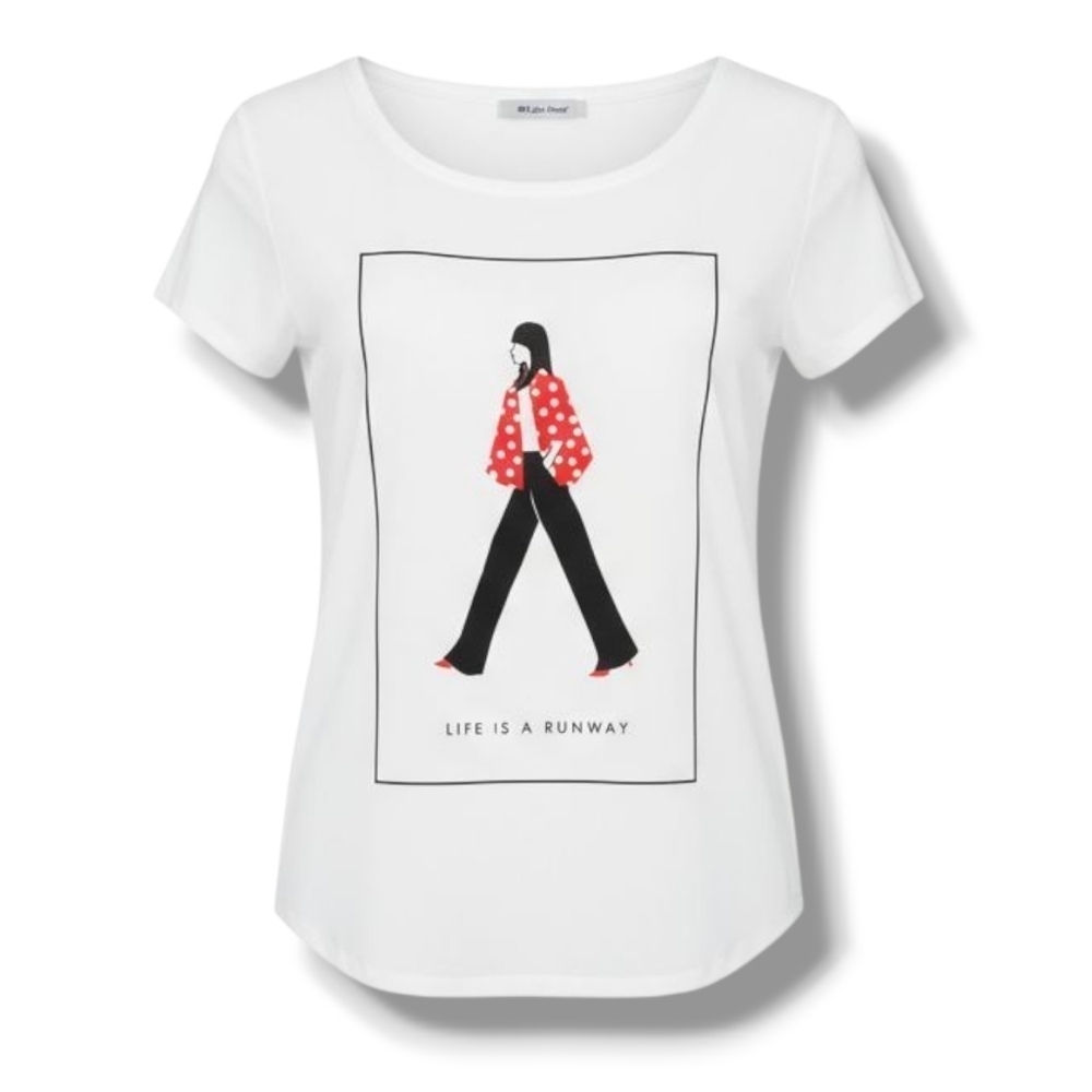 ELLE Women’s "Life Is A Runway" Graphic Tee Size Small